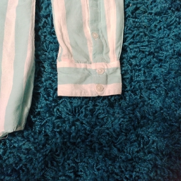 Green and White Longed Sleeve Button Down - Picture 8 of 8